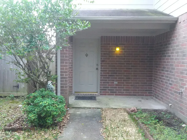 906 W Oak Dr — Photo 5