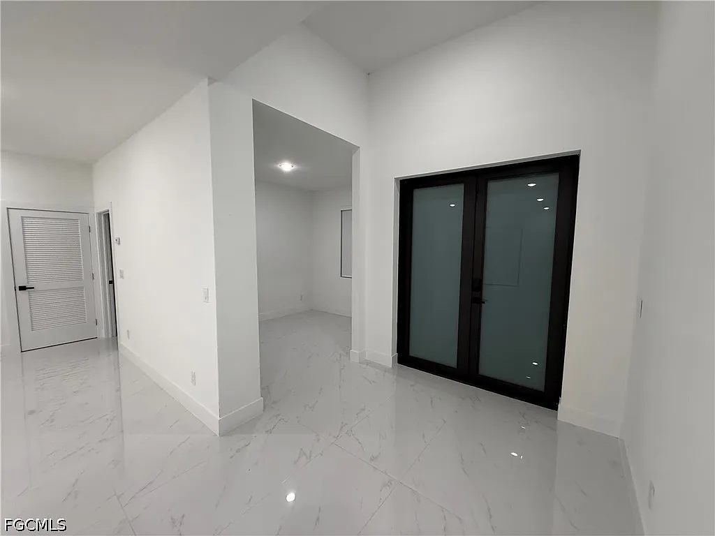3 bed, 2.0 bath, 1630 sqft, $2,000 — Photo 3