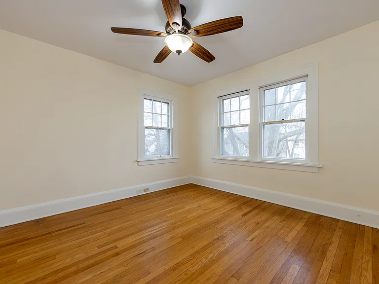 3354 Altamont Ave — Photo 16