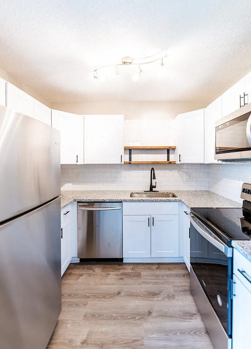 Stoneside Apartments — Photo 1