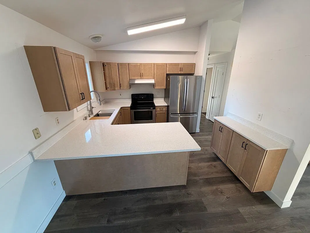 4 bed, 2.0 bath, 1898 sqft, $3,500 — Photo 3