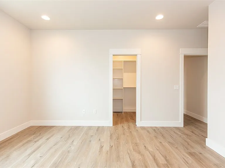 1211 W Summit St #A — Photo 17