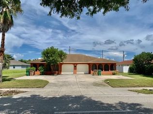 3629 Country Club Blvd, Cape Coral, FL 33904