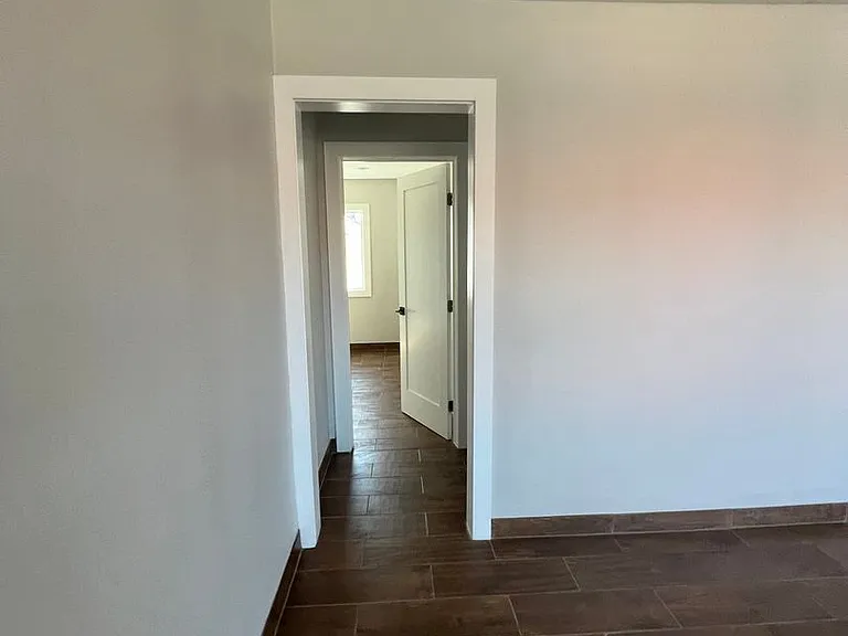 1819 S Manhattan Pl — Photo 26