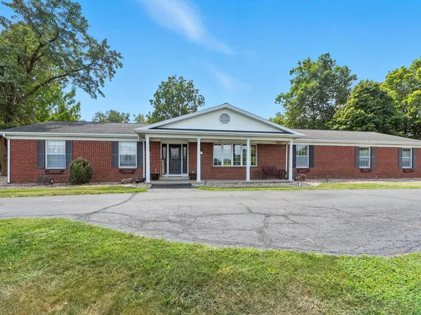 1060 E Wildwood Dr, Columbia City, IN 46725