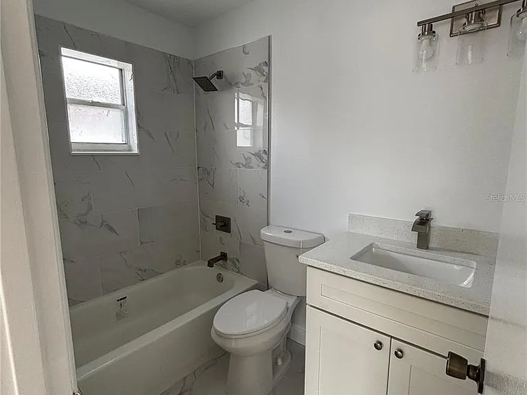 933 Vista Palma Way — Photo 5