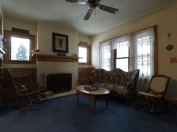 2nd image of 204 S Willow St