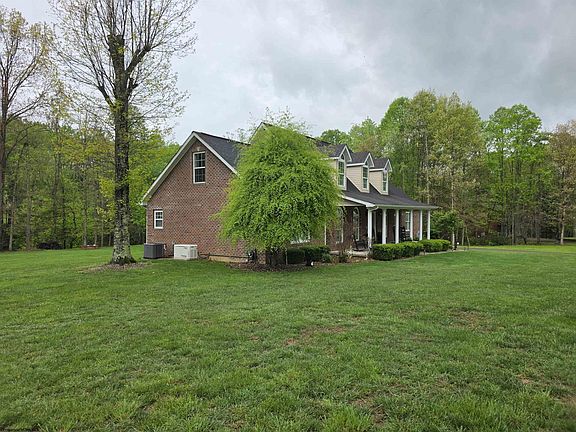 3rd image of 264 Riverdale Dr