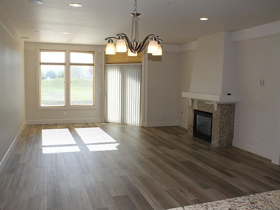 3rd image of 445 Columbia Point Dr