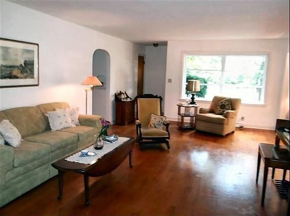 2nd image of 226 Park Crest Dr