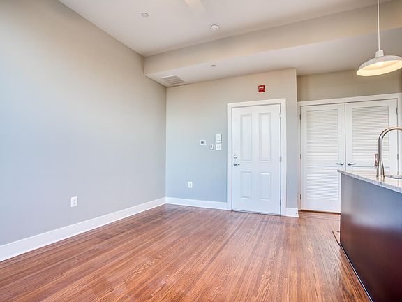 4th image of 226 E Lafayette Ave #1