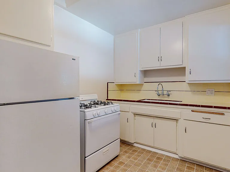 11284 Montana Ave #11 — Photo 6