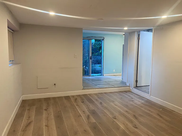 8828 Harratt St #STUDIO — Photo 6