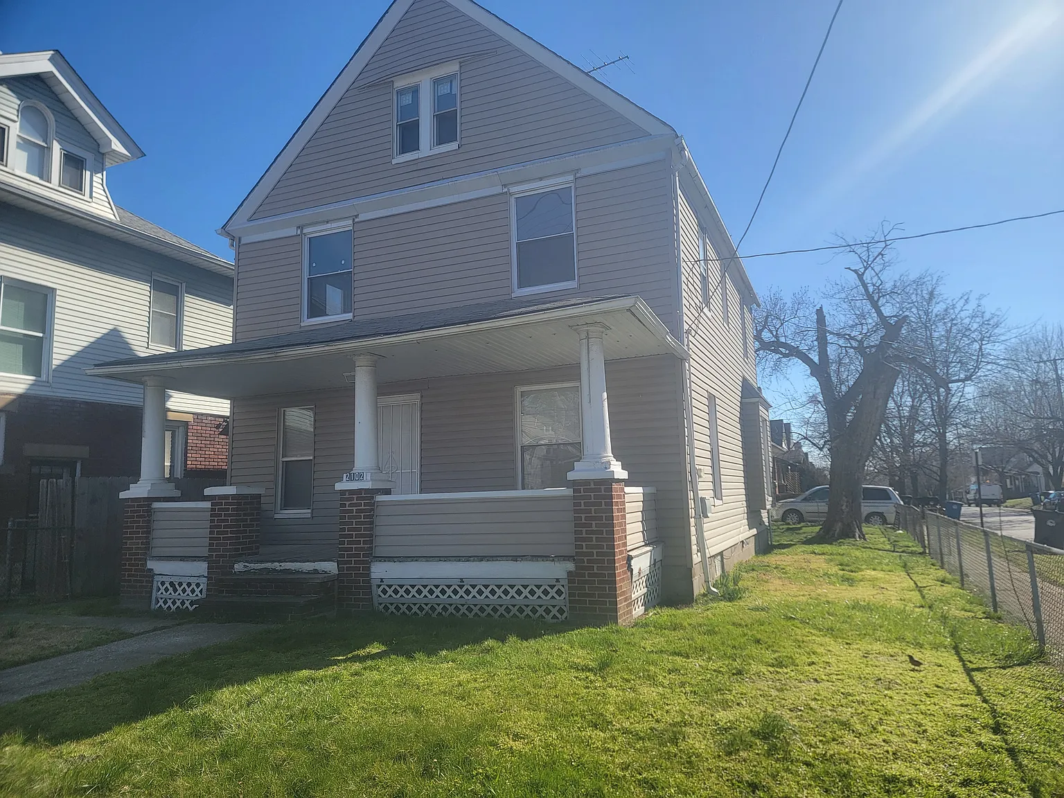 2102 Broadview Rd photo 1