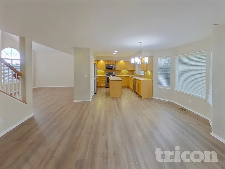 7048 Sungold Dr — Photo 3