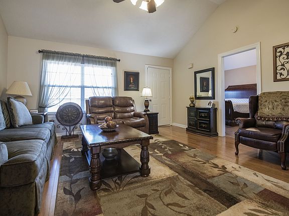 3rd image of 124 Melstone Ct