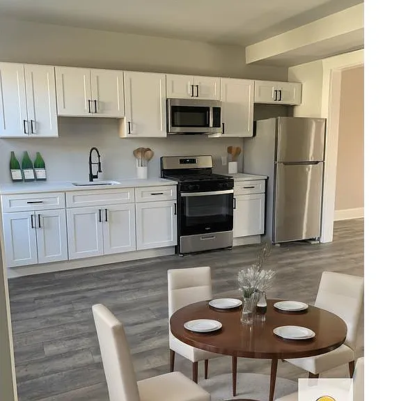 2206 Whittier Ave — Photo 9