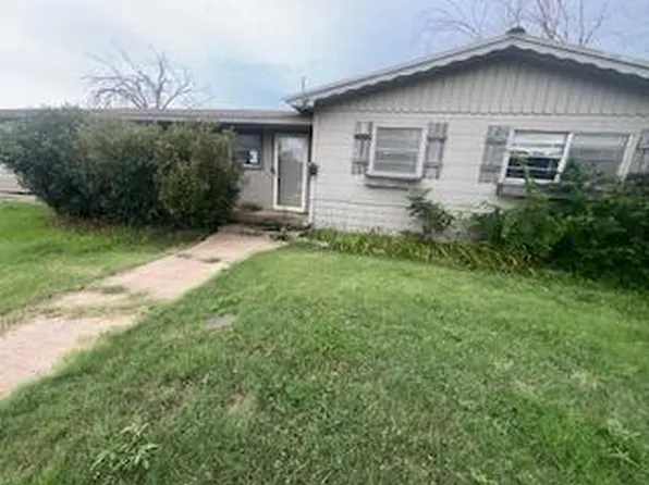 106 E Jeffie St, Floydada, TX 79235