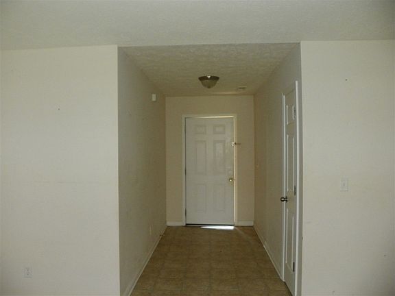 2nd image of 305 Camden Cir