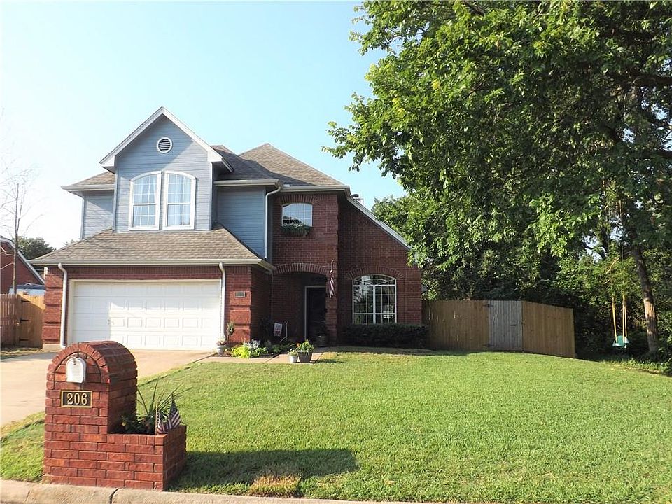1st image of 206 Hillside Dr