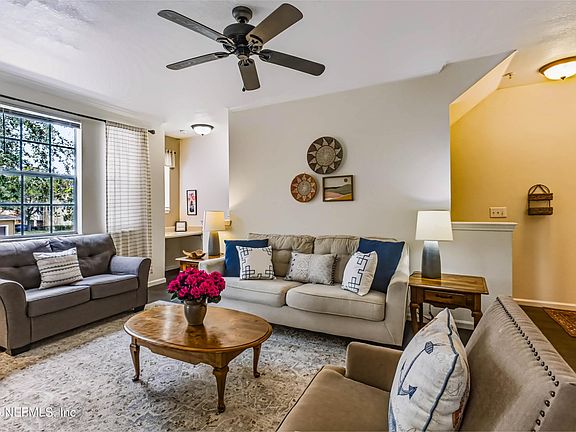 4th image of 10075 GATE Parkway N #1106