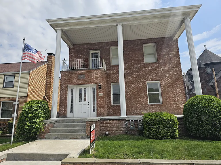 900 Kennedy Dr #1 — Photo 1