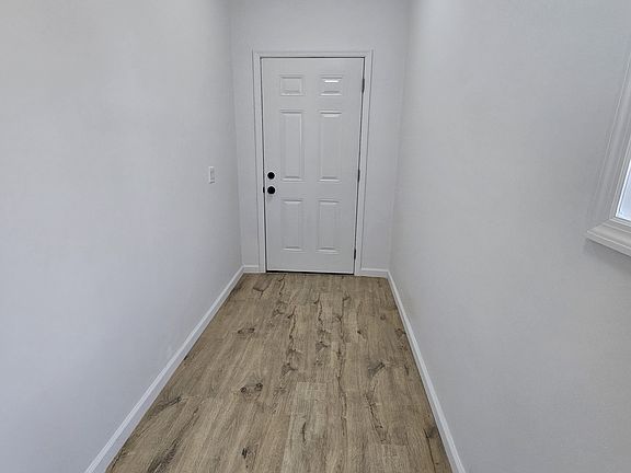 4th image of 4229 Richmond Ave #2