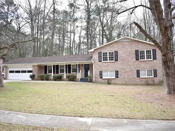 2576 Peyton Woods Trl SW, Atlanta, GA 30311