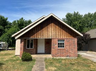 445 S Newton Ave, Springfield, MO 65806