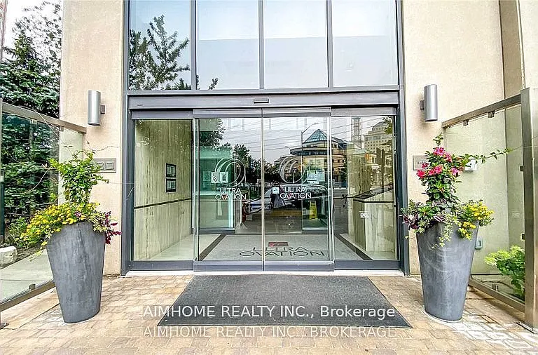 330 Burnhamthorpe Rd W #2907 — Photo 2