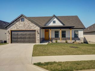 1105 S Brooks Ave, Ozark, MO 65721
