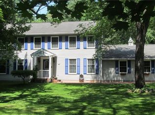 19100 Elizabeth Ln, Aurora, OH 44202