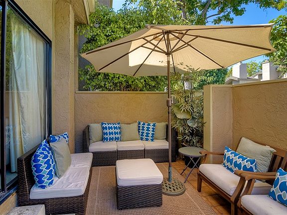5th image of 3223 Caminito Eastbluff Unit 17