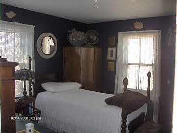 A 2nd floor bedroom