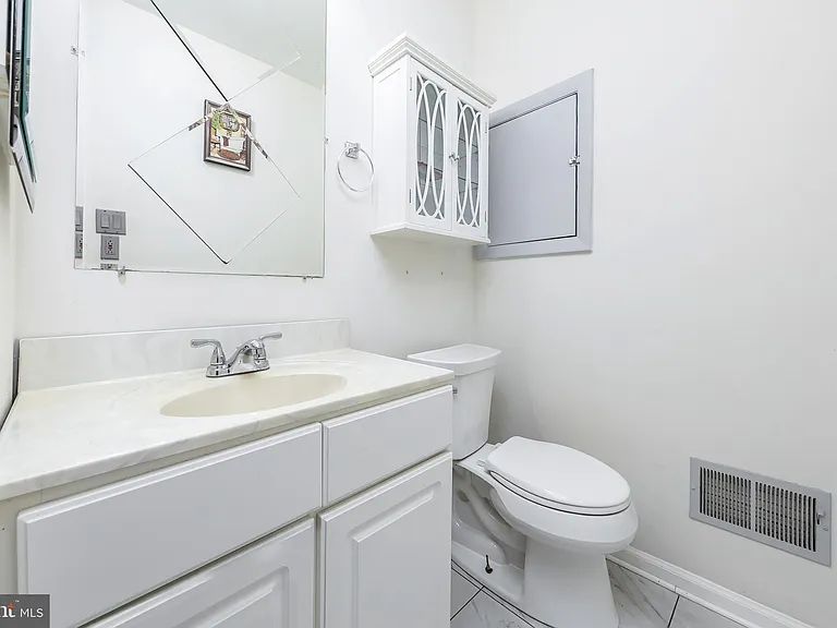 1445 Boxwood Dr — Photo 11