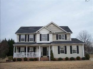 102 W McElhaney Rd, Taylors, SC 29687