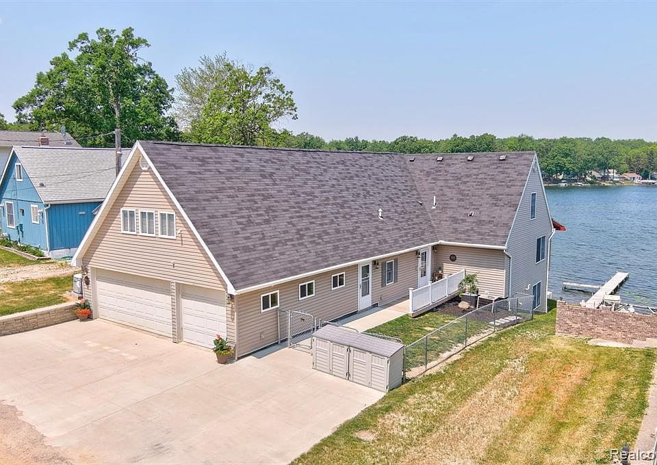 899 Lakeshore Dr, Columbiaville, MI 48421 Zillow