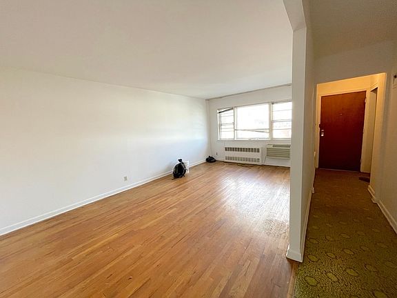 4th image of 724 Rockaway Pkwy