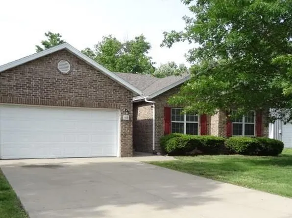600 Meadow Ln, Butler, MO 64730