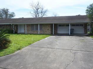 711 Locust Ave, Victoria, TX 77901