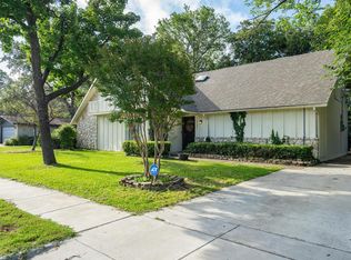 2402 Ridgedale Dr, Carrollton, TX 75006