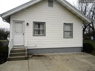 3rd image of 4140 Chester Ave