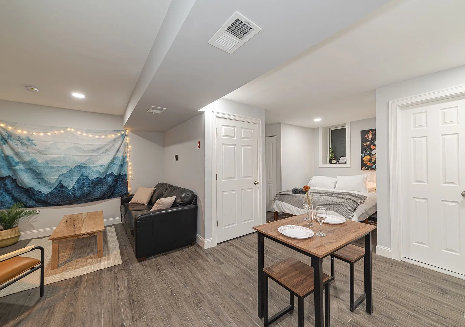 584 Orange Street — Photo 4