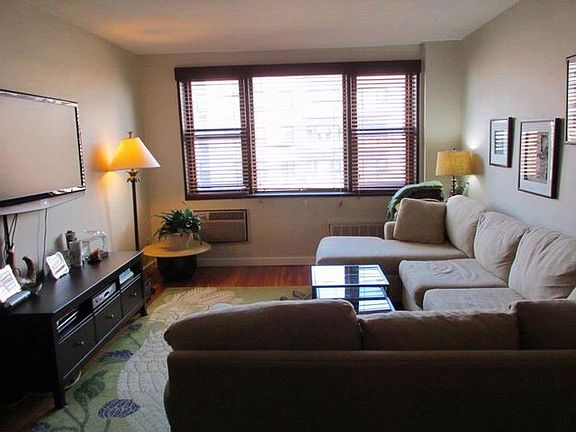 4th image of 2 Birchwood Ct APT 4B