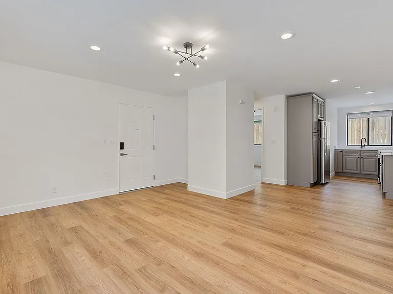 1016 E 900 S — Photo 12