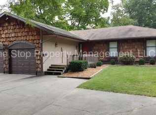 7926 Ditzler Ave, Raytown, MO 64138