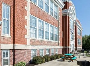 826 S 14th St APT 102, Saint Joseph, MO 64501