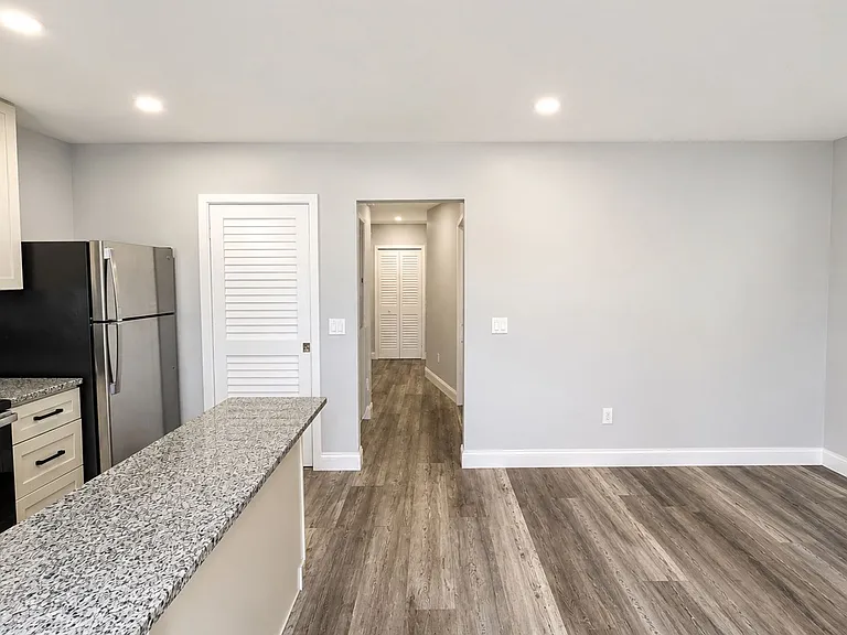 2728 Goodrich Ave — Photo 3