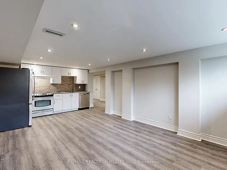 49 Exbury Rd #BASEMENT — Photo 6