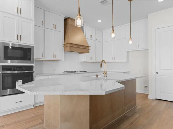 21218 Harbor Green Ln, Cypress, TX 77433